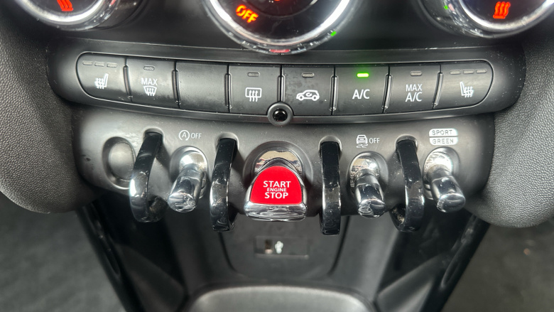 MINI Hatchback 1.5 Cooper Classic Premium 3dr Petrol Hatchback